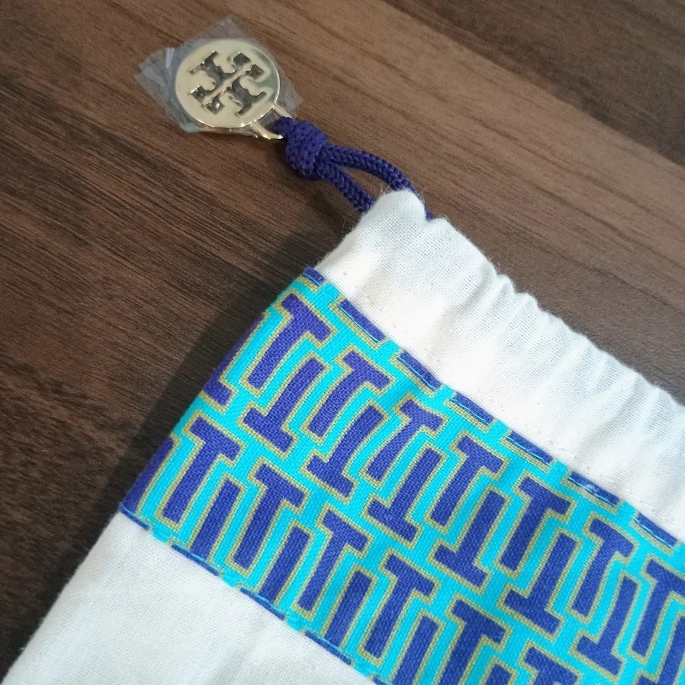 NWOT Tory Burch Cream Bag with Blue Trim